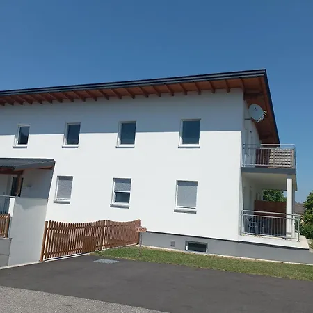 Ferienwohnung Πανσιόν Wang