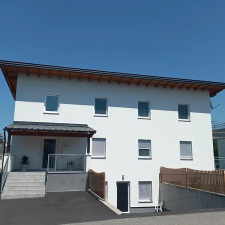 Ferienwohnung Πανσιόν Wang